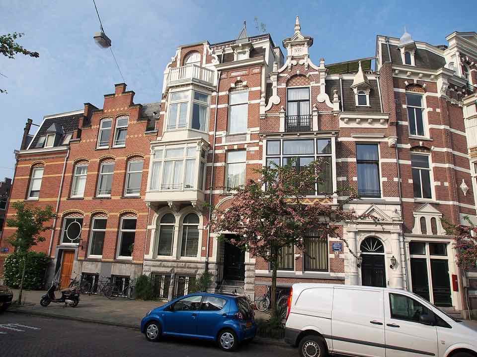 Herenhuizen aan de Jacob Obrechtstraat in Amsterdam Oud-Zuid
