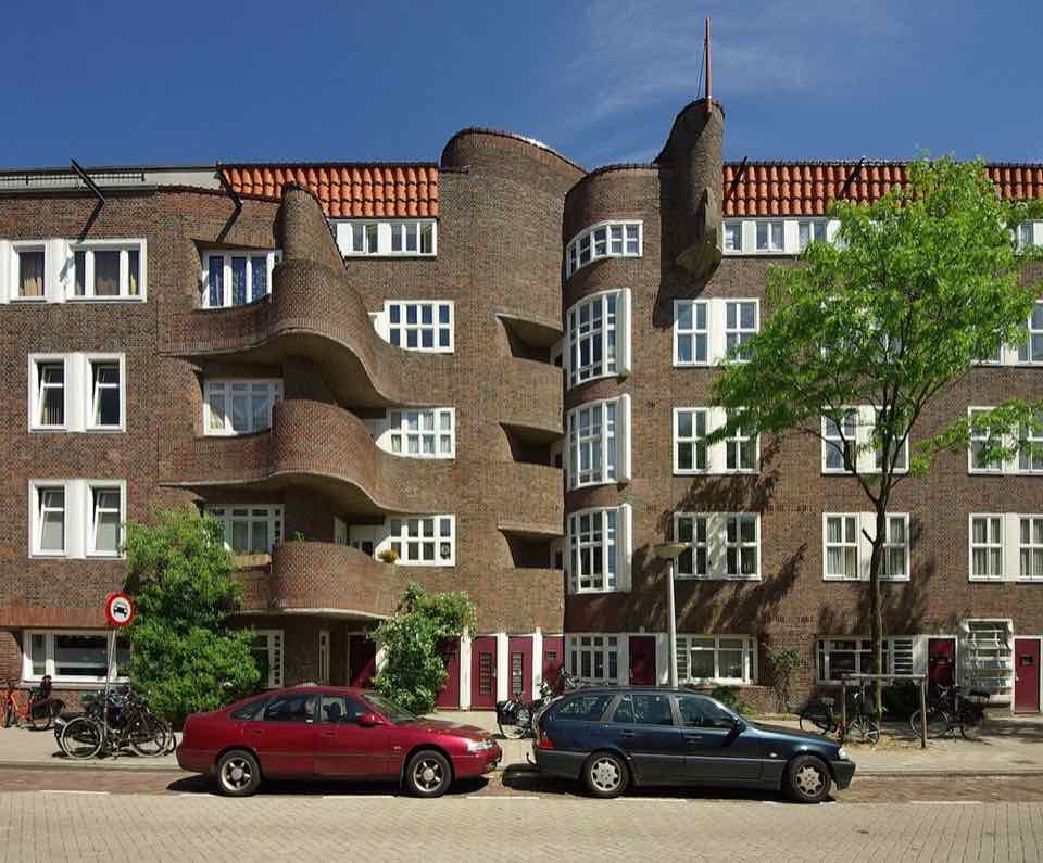 Portiekwoningen in de Amsterdamse Rivierenbuurt